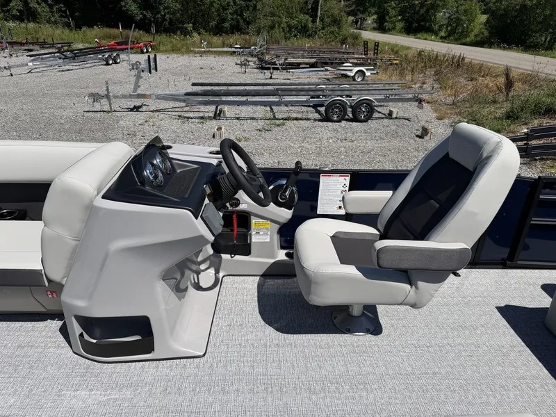 Slide: The Image of Harris Cruiser 210 SL 2027 - 24