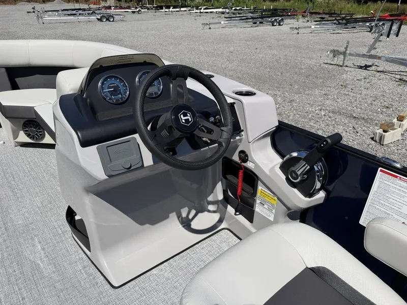Slide: The Image of Harris Cruiser 210 SL 2027 - 32