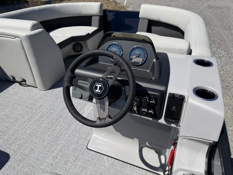 Slide: The Image of Harris Cruiser 210 SL 2027 - 35