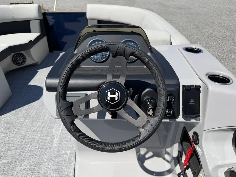 Slide: The Image of Harris Cruiser 210 SL 2027 - 33