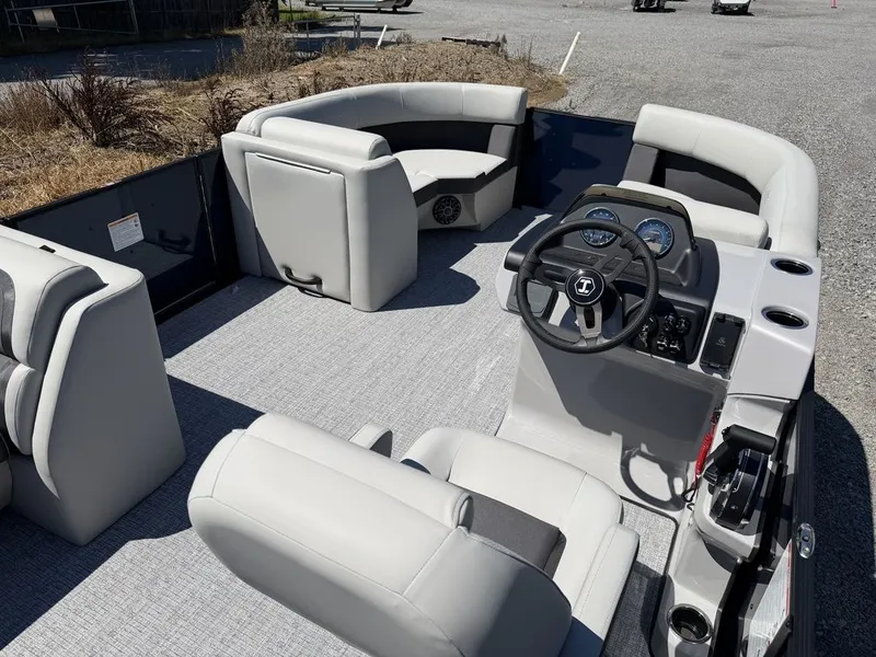 Slide: The Image of Harris Cruiser 210 SL 2027 - 36