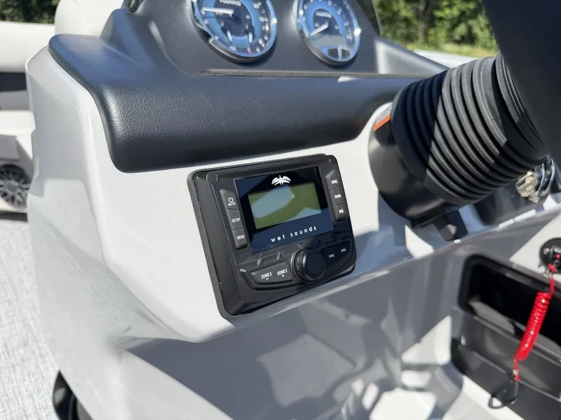 Slide: The Image of Harris Cruiser 210 SL 2027 - 29