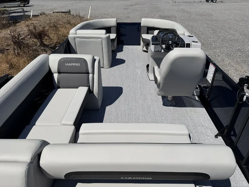 Slide: The Image of Harris Cruiser 210 SL 2027 - 38