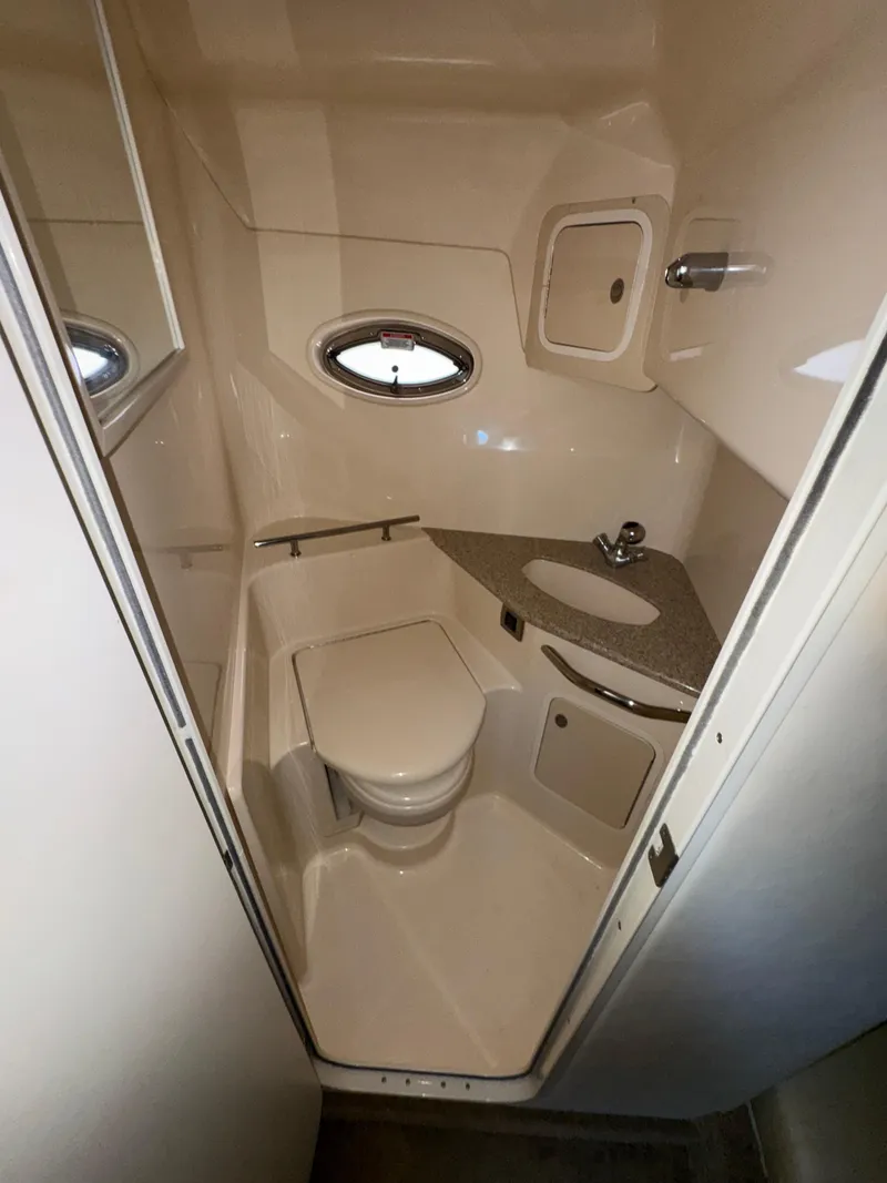 Slide: The Image of Sea Ray 44 Sundancer 2008 - 27