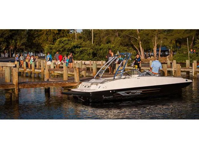 Slide: The Image of Bayliner 215 Deck Boat 2016 - 4