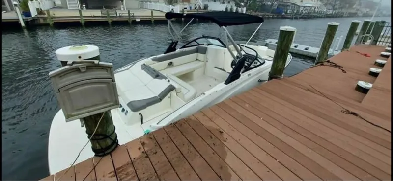 Slide: The Image of Bayliner 215 Deck Boat 2016 - 9