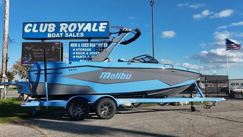 Slide: The Image of Malibu Boats 22 LSV 2026 - 3