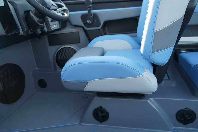 Slide: The Image of Malibu Boats 22 LSV 2026 - 6