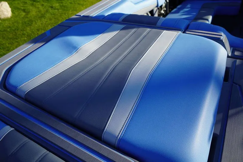 Slide: The Image of Malibu Boats 22 LSV 2026 - 14