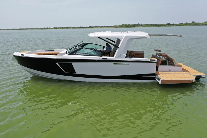 Slide: The Image of Aviara AV40 2025 - 10