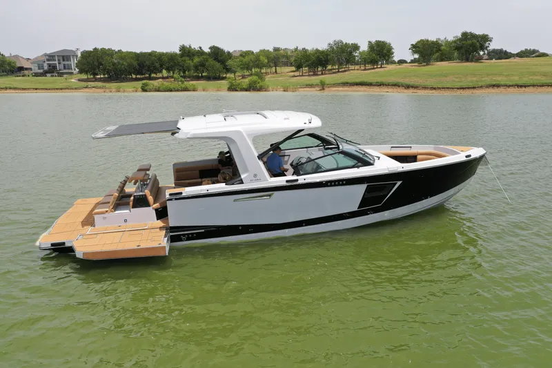 Slide: The Image of Aviara AV40 2025 - 2