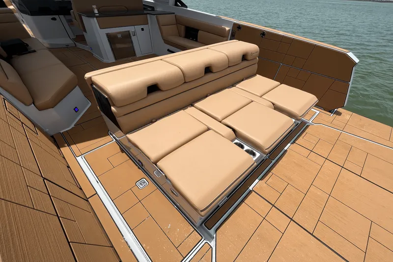 Slide: The Image of Aviara AV40 2025 - 20