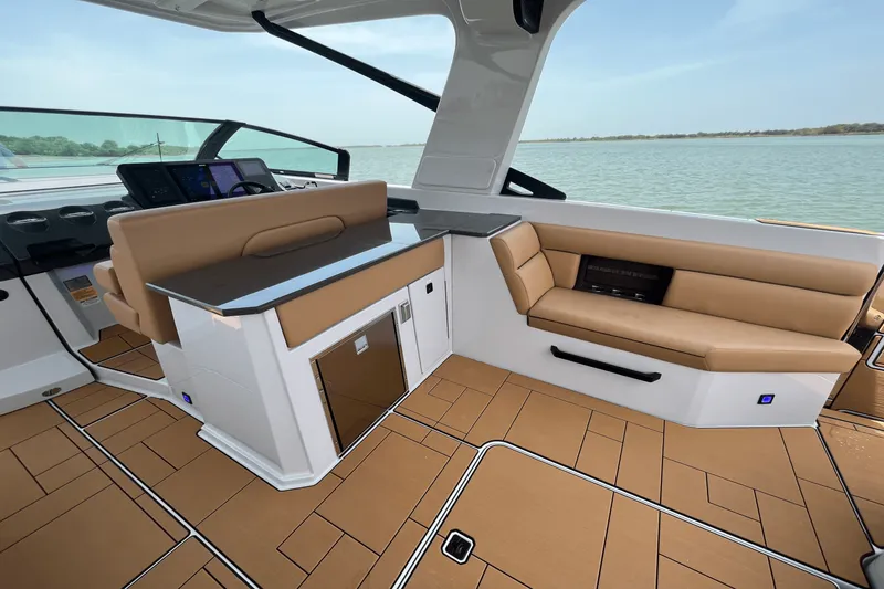 Slide: The Image of Aviara AV40 2025 - 27