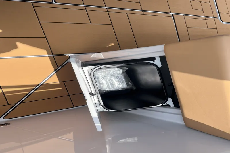 Slide: The Image of Aviara AV40 2025 - 38