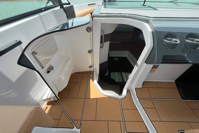 Slide: The Image of Aviara AV40 2025 - 39