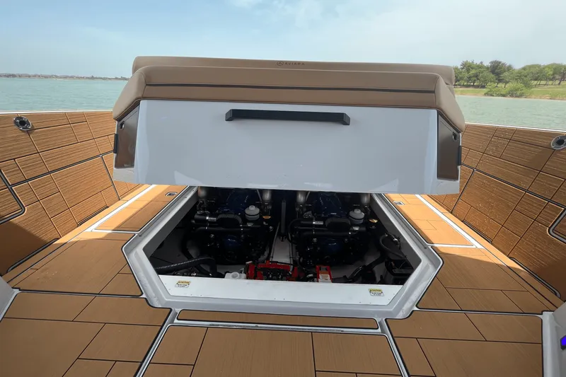 Slide: The Image of Aviara AV40 2025 - 55