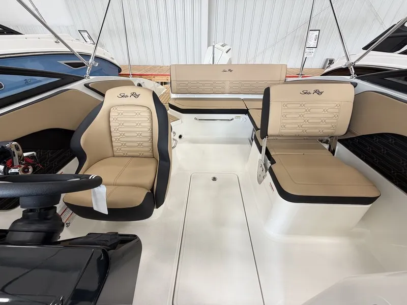 Slide: The Image of Sea Ray SPX 210 Outboard 2027 - 43