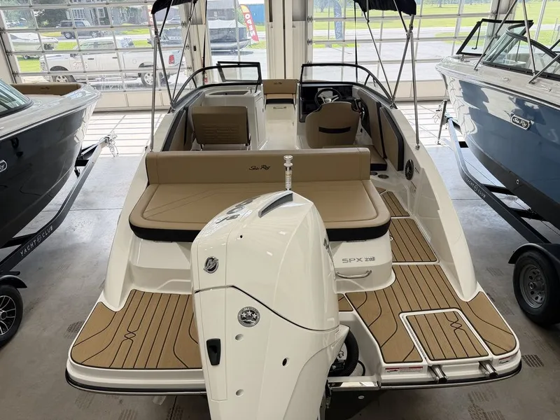 Slide: The Image of Sea Ray SPX 210 Outboard 2027 - 51
