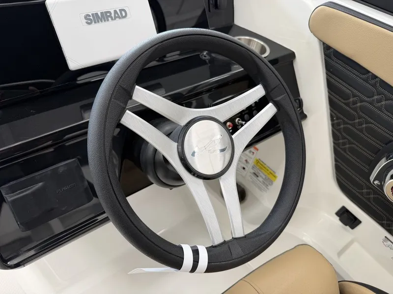 Slide: The Image of Sea Ray SPX 210 Outboard 2027 - 15