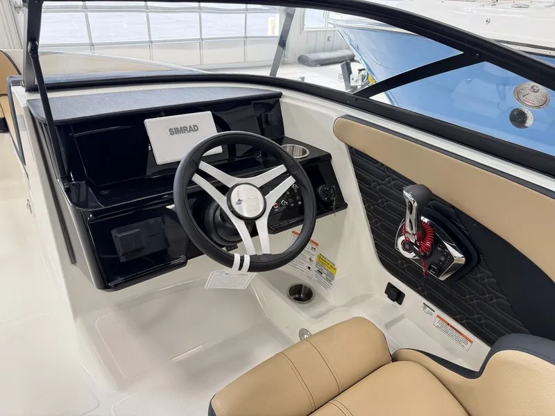 Slide: The Image of Sea Ray SPX 210 Outboard 2027 - 9