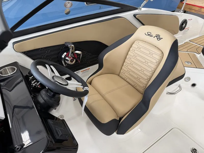 Slide: The Image of Sea Ray SPX 210 Outboard 2027 - 17