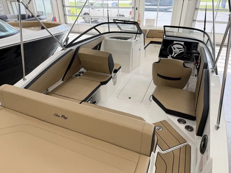 Slide: The Image of Sea Ray SPX 210 Outboard 2027 - 4