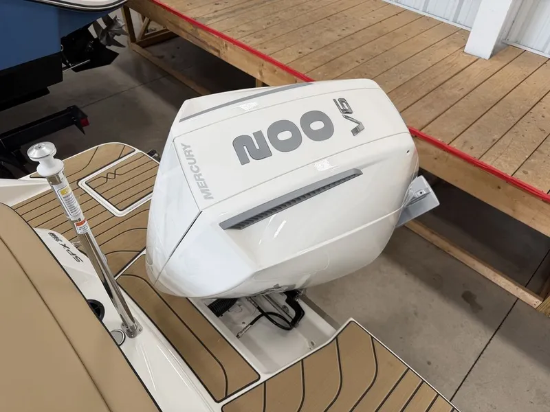 Slide: The Image of Sea Ray SPX 210 Outboard 2027 - 44