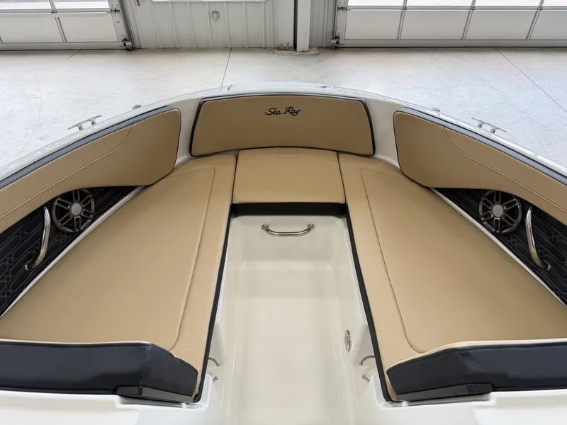 Slide: The Image of Sea Ray SPX 210 Outboard 2027 - 31