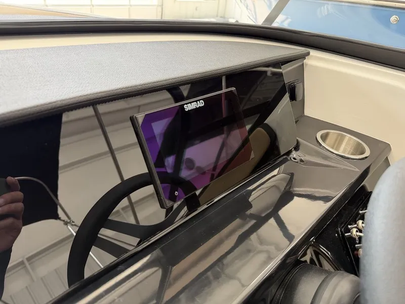 Slide: The Image of Sea Ray SPX 210 Outboard 2027 - 13