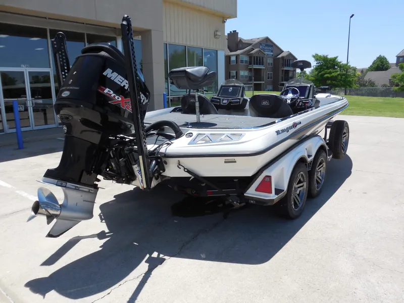 Slide: The Image of Ranger Z521L 2018 - 2