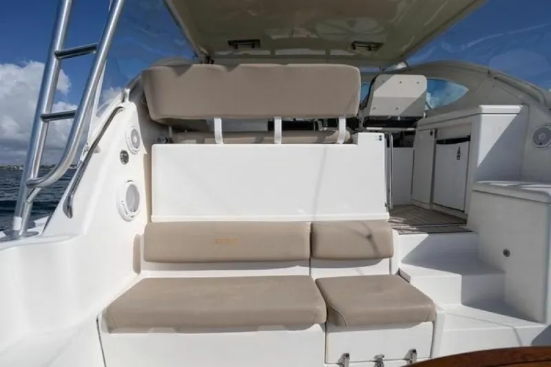 Slide: The Image of Tiara 4200 Open 2005 - 10