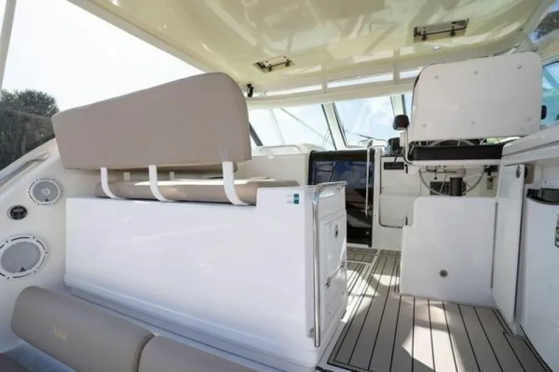 Slide: The Image of Tiara 4200 Open 2005 - 13