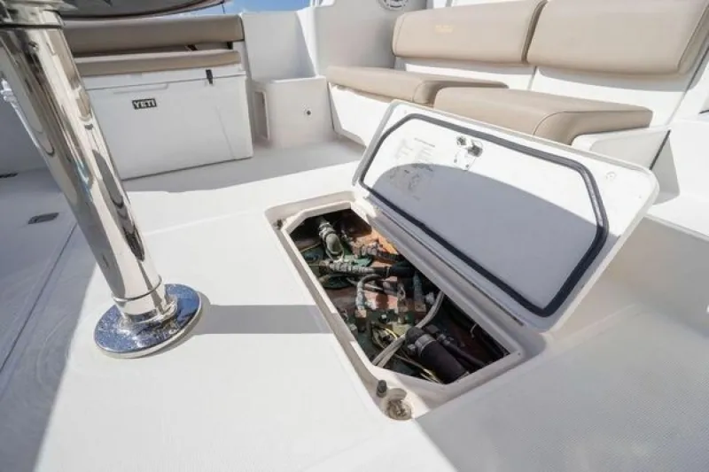 Slide: The Image of Tiara 4200 Open 2005 - 12