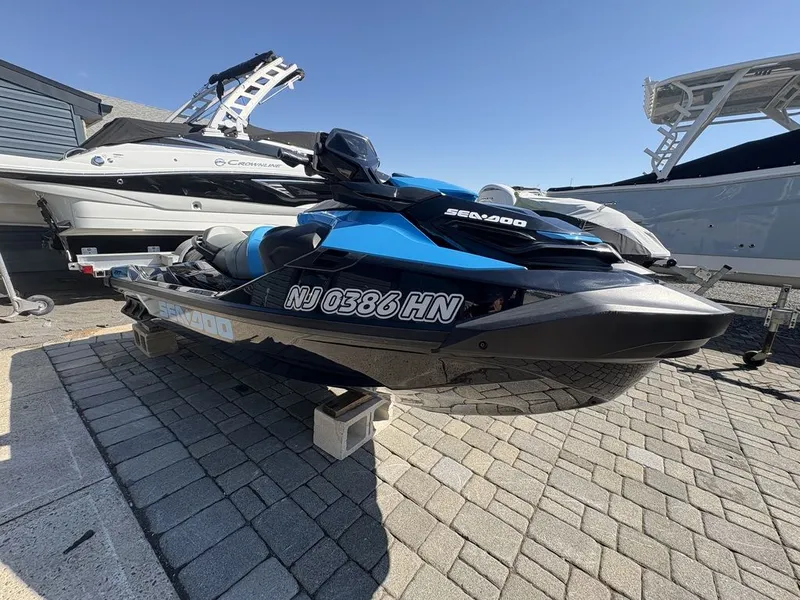 The Image of Sea-Doo RXT 230 2019 - 0