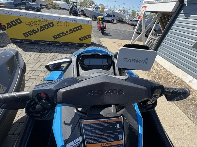 Slide: The Image of Sea-Doo RXT 230 2019 - 8