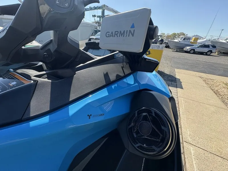 Slide: The Image of Sea-Doo RXT 230 2019 - 4
