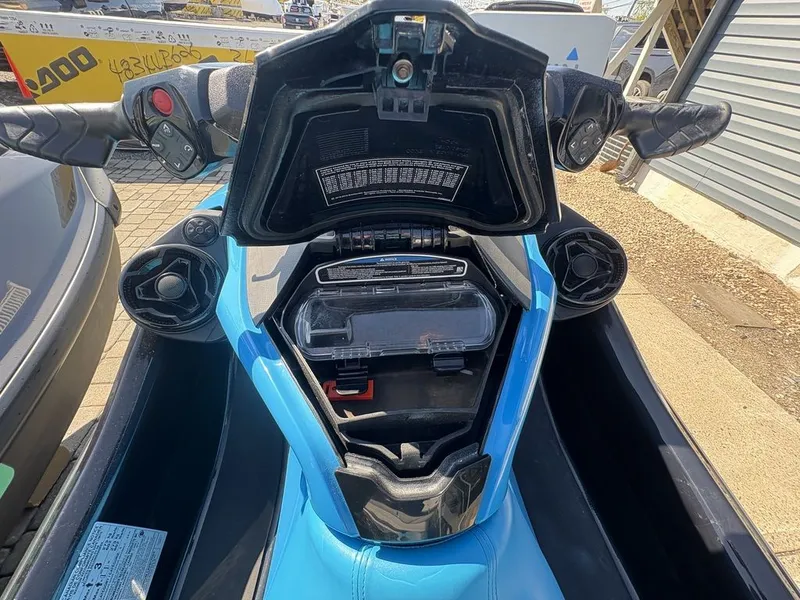 Slide: The Image of Sea-Doo RXT 230 2019 - 5