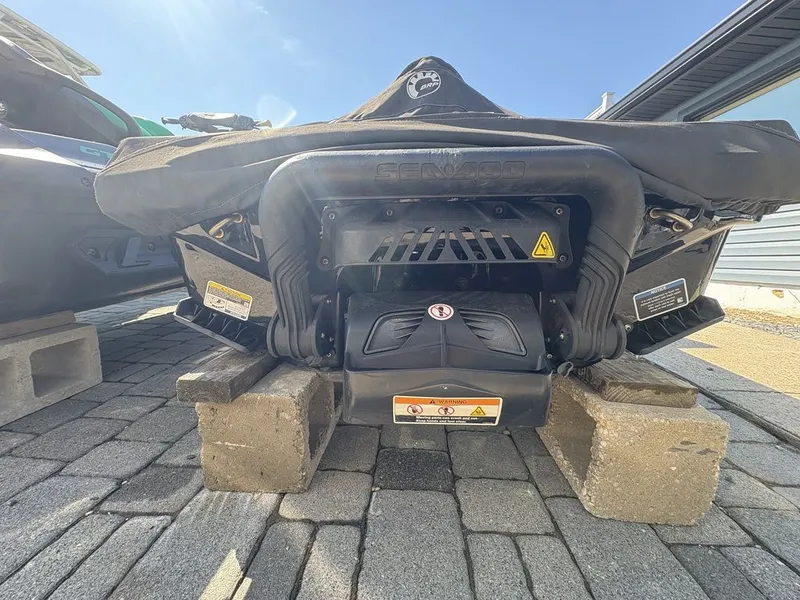 Slide: The Image of Sea-Doo RXT 230 2019 - 14
