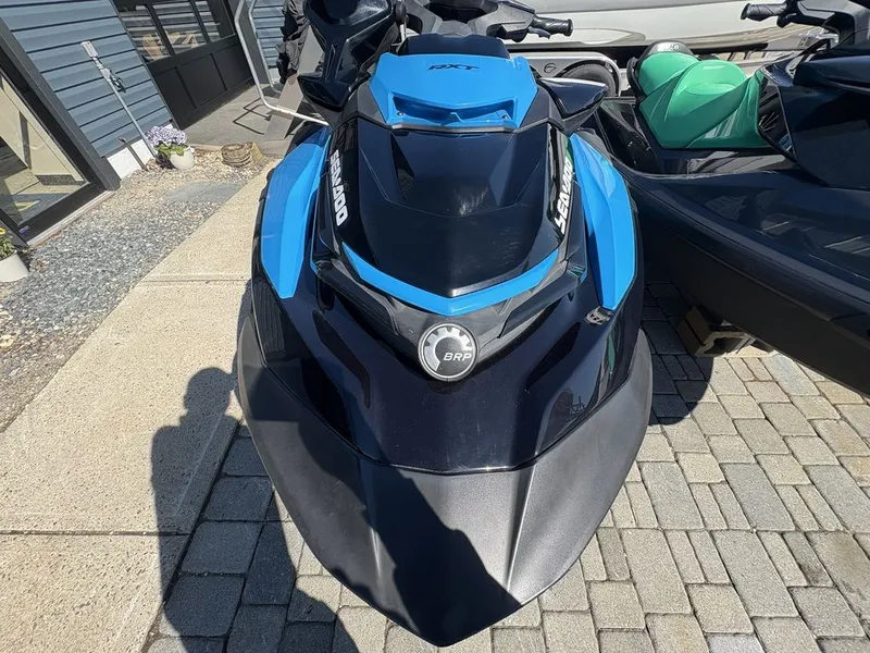 Slide: The Image of Sea-Doo RXT 230 2019 - 11