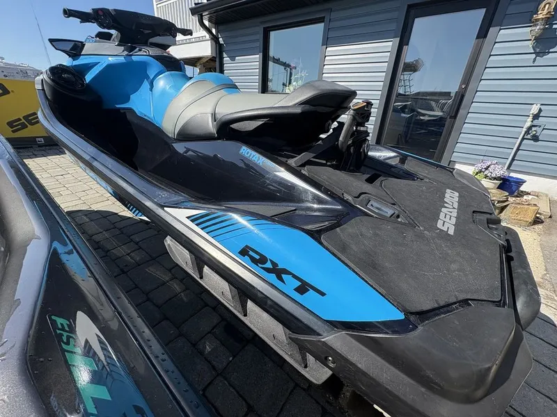 Slide: The Image of Sea-Doo RXT 230 2019 - 1