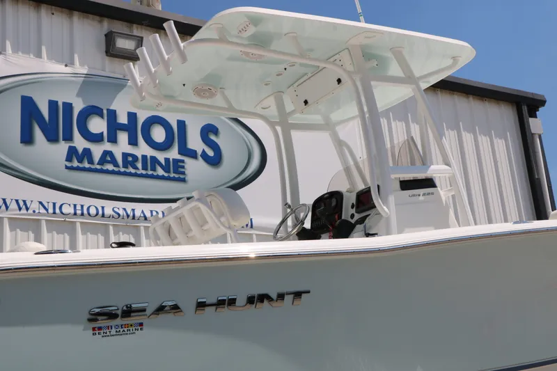 Slide: The Image of Sea Hunt Ultra 225 2014 - 10