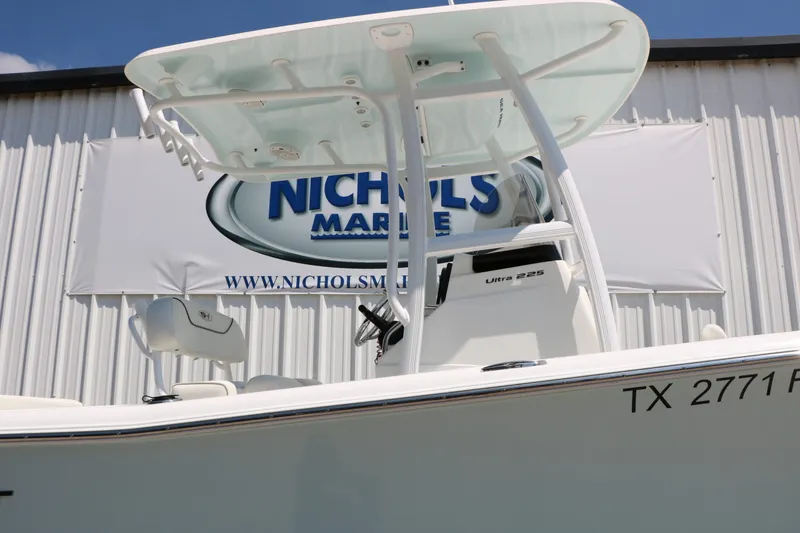 Slide: The Image of Sea Hunt Ultra 225 2014 - 16