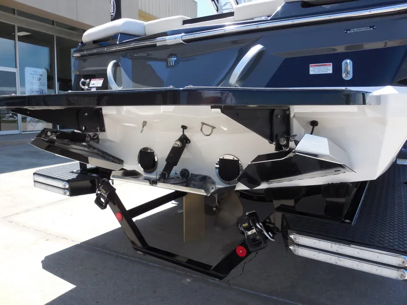 Slide: The Image of MasterCraft XT 25 2019 - 10