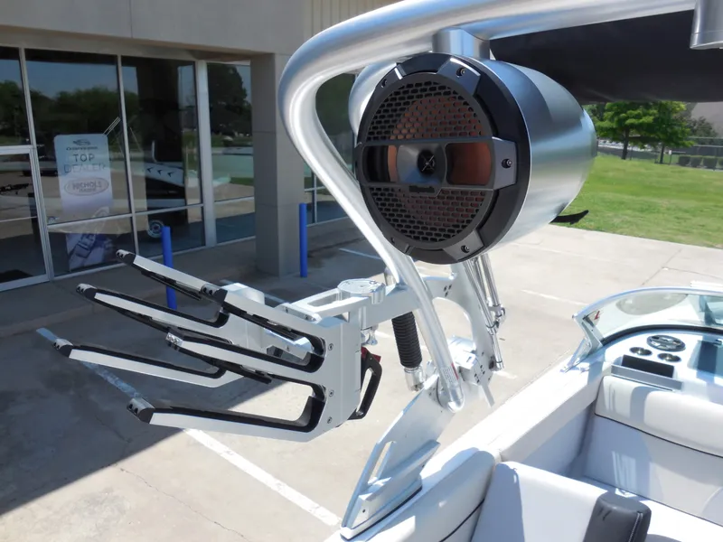 Slide: The Image of MasterCraft XT 25 2019 - 13