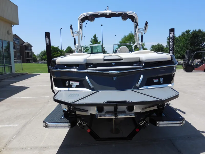 Slide: The Image of MasterCraft XT 25 2019 - 4