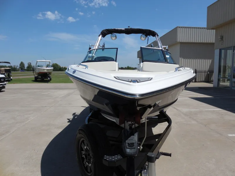Slide: The Image of MasterCraft XT 25 2019 - 8