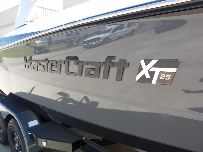 Slide: The Image of MasterCraft XT 25 2019 - 9