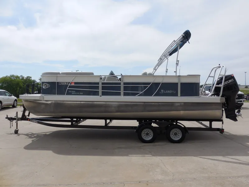 Slide: The Image of Landau 232 ISLAND BREEZE 2022 - 6