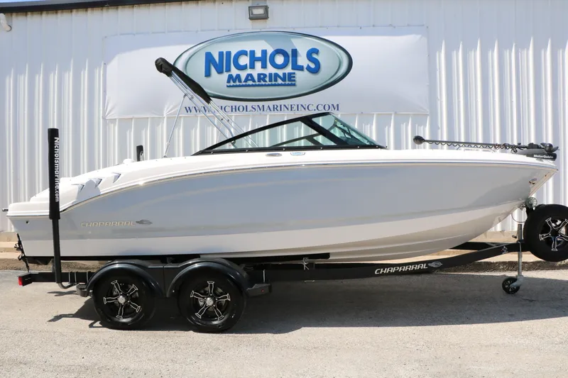 Slide: The Image of Chaparral 21 SSi Ski/Fish 2025 - 2