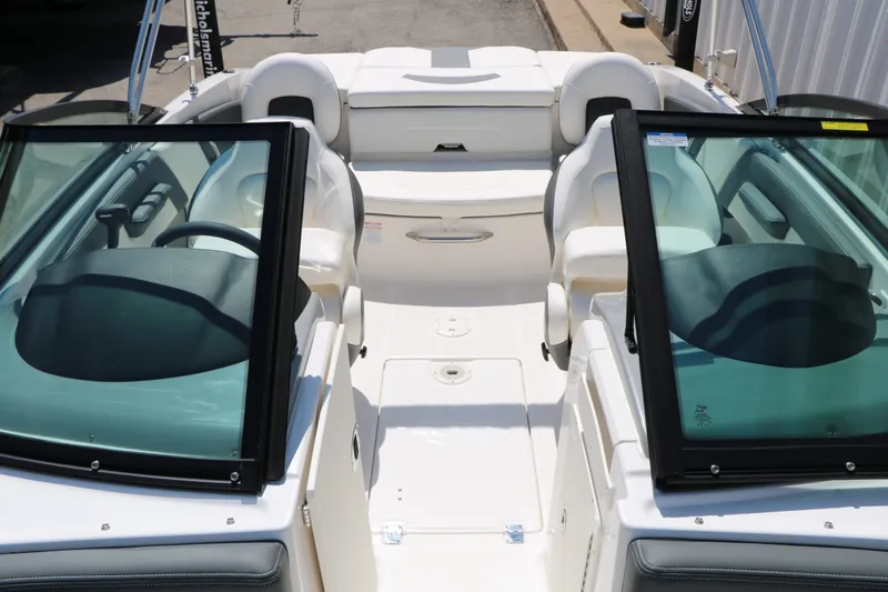 Slide: The Image of Chaparral 21 SSi Ski/Fish 2025 - 29